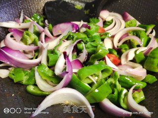 洋葱青椒炒牛肉的做法步骤：6