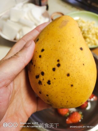 西米芒果露的做法步骤：2