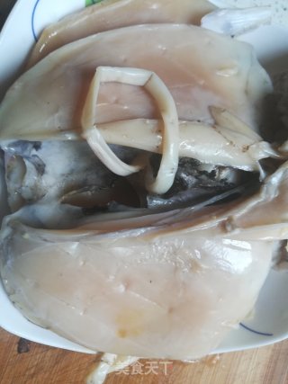 墨鱼炖肉的做法步骤：1