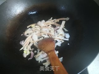 墨鱼炖肉的做法步骤：3