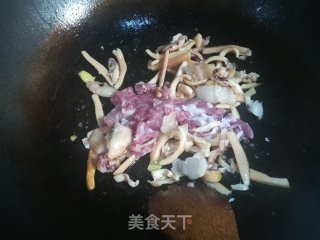 墨鱼炖肉的做法步骤：5