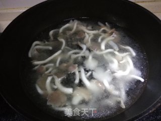 凤尾菇白菜瘦肉汤的做法步骤：3