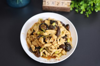香菇炒鸡肉的做法步骤：8