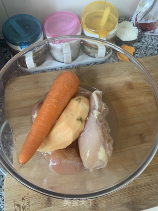 自制狗狗零食的做法步骤：1