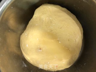 黄金馒头的做法步骤：2