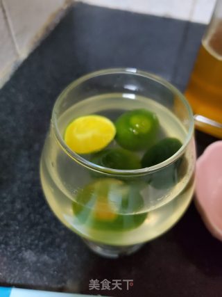 冰青柠蜂蜜水的做法步骤：3