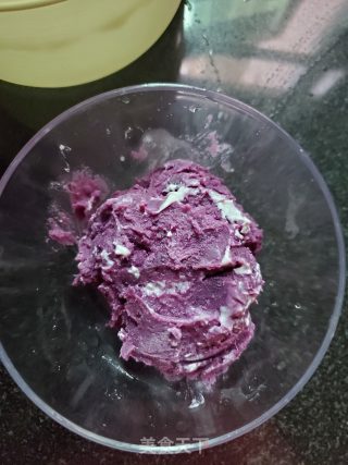 紫薯泥坚果酸奶杯的做法步骤：3