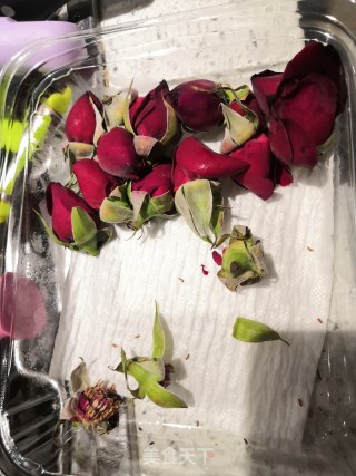 玫瑰花果酱的做法步骤：1