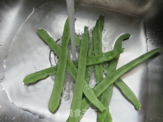 蚝油五花肉焖芸豆的做法步骤：2