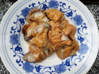两青混炒 ~青椒炒青口肉的做法步骤：2