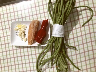 鸡胸肉炒豆角的做法步骤：1