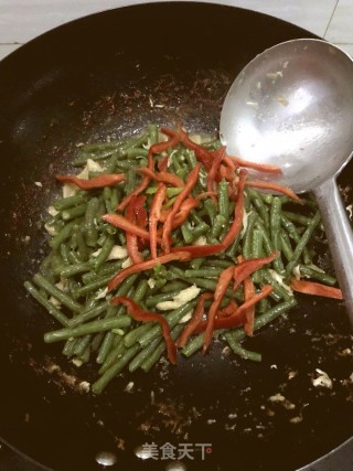 鸡胸肉炒豆角的做法步骤：8