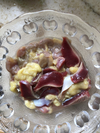 鸡杂粉条的做法步骤：1