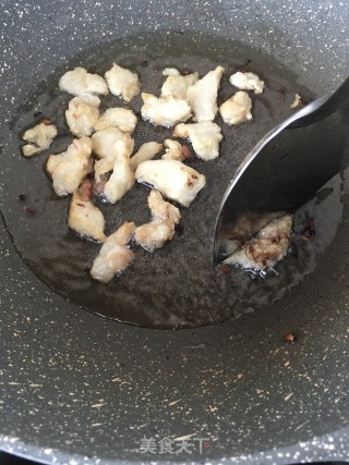 水萝卜拌油渣的做法步骤：5