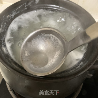 白萝卜骨头汤的做法步骤：4
