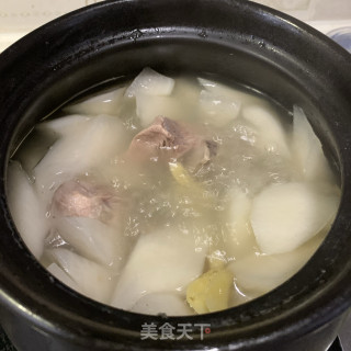 白萝卜骨头汤的做法步骤：5