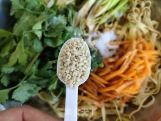 麻油拌干豆腐丝的做法步骤：8