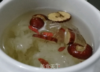 红枣枸杞银耳羹的做法步骤：4