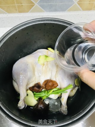 电饭锅焖鸭的做法步骤：3