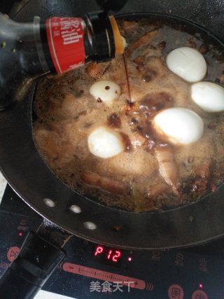 两者相配：秘制鸡蛋红烧肉的做法步骤：10