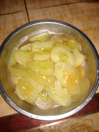 清炒白瓜的做法步骤：3