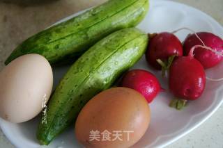 黄瓜炒鸡蛋的做法步骤：1