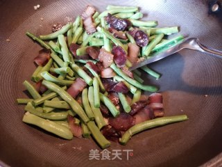 腊味炒四季豆的做法步骤：7