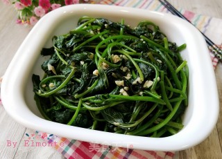 腐乳蒜蓉炒蕃薯叶的做法步骤：11