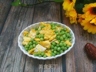 豌豆粒炒鸡蛋的做法步骤：9