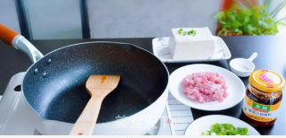 麻婆豆腐的做法步骤：1