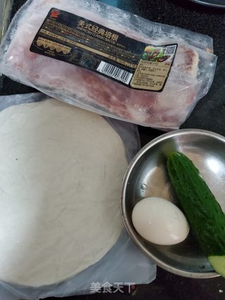 青瓜培根手抓饼的做法步骤：1