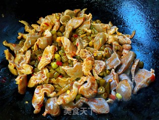 酸豆角辣炒鸡胗#食物边角料做大餐#的做法步骤：8