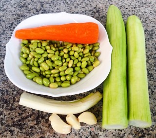 丝瓜炒毛豆#食物边角料做大餐#的做法步骤：4