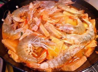 明虾鸡爪煲#食物边角料做大餐#的做法步骤：9