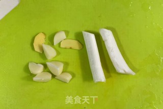 红烧鸡腿的做法步骤：2