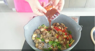 大块辣子鸡的做法步骤：3