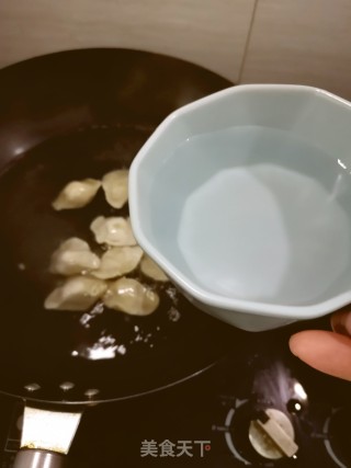 河虾煮水饺的做法步骤：4