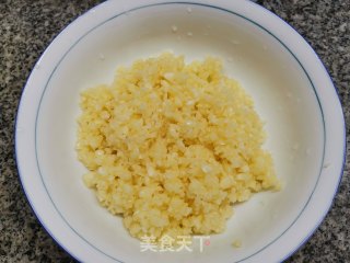 大蒜猪肉水饺的做法步骤：2