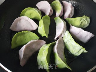 彩色冰花煎饺的做法步骤：5
