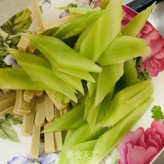 酱汁焖锅-喷香浓郁的做法步骤：4