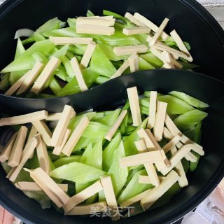酱汁焖锅-喷香浓郁的做法步骤：7