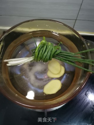 白灼河虾的做法步骤：4