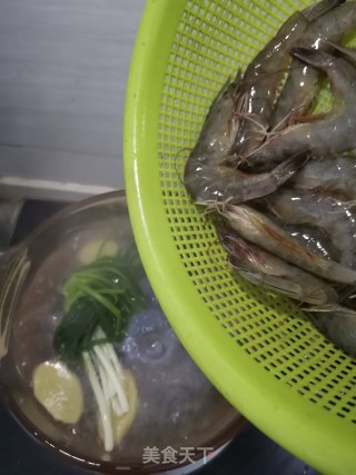 白灼河虾的做法步骤：5