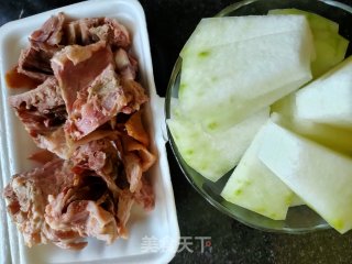 鸭架冬瓜汤的做法步骤：1