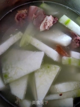 鸭架冬瓜汤的做法步骤：2