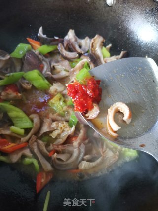 芹菜炒猪肚的做法步骤：12