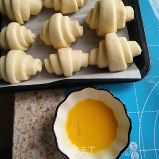 牛角包的做法步骤：8