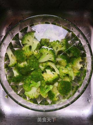 蒜蓉西兰花的做法步骤：3