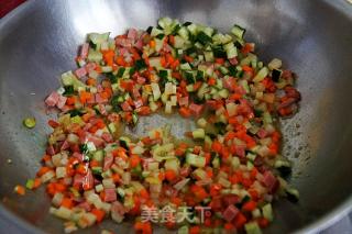 红肠炒饭的做法步骤：4