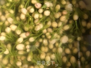 茉莉花炒蛋的做法步骤：2